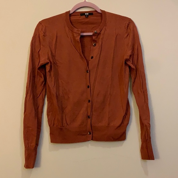 Uniqlo Sweaters - 🍊UNIQLO button up top, wool, size M 🍊